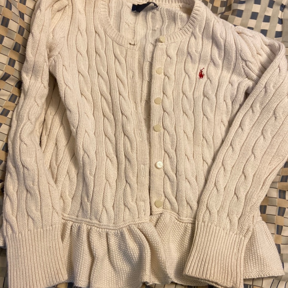 Adorable sweater for the fall
